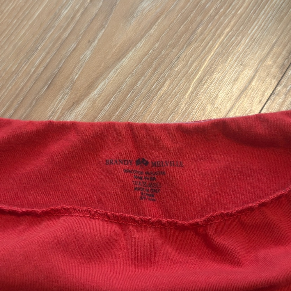 Brandy Melville Bonnie Off-the-Shoulder Short Sleeve Red Top - Picture 2 of 2